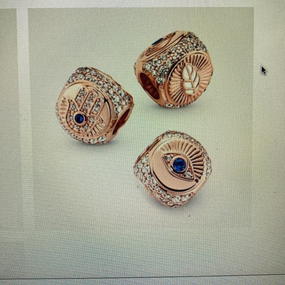 Hamada, eye & feather charm - Picture 6 of 6